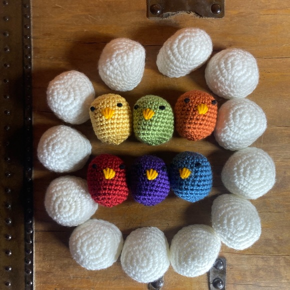Chicks and eggs in nest crochet - Picture 5 of 10